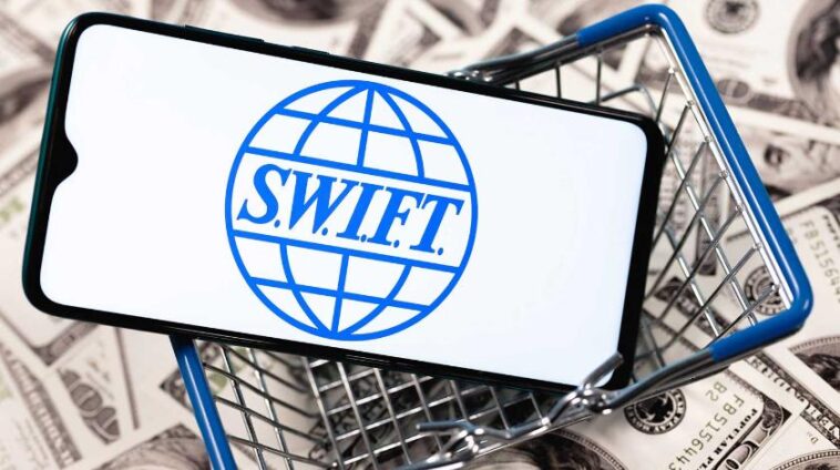 Запад придумал для России альтернативу отключению от SWIFT