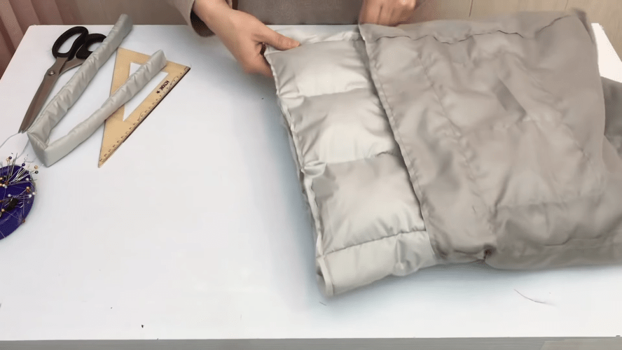 Стеганая сумка-дутик: практичный и симпатичный аксессуар, который легко сделать самостоятельно Стеганая сумка-дутик: практичный и симпатичный аксессуар, который легко сделать самостоятельно переделки,рукоделие,своими руками,сделай сам