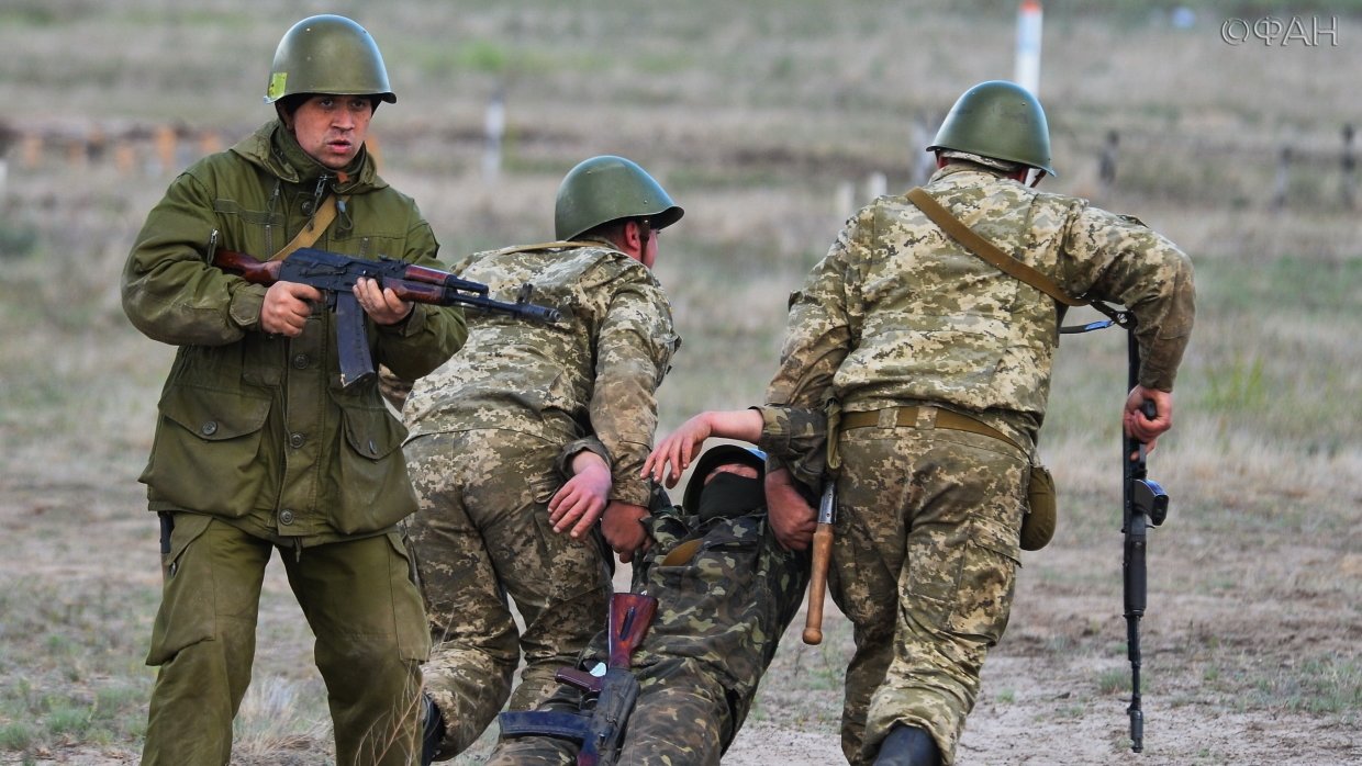 Донбасс сегодня: офицеры ВСУ капитулировали перед радикалами, передовые части несут потери