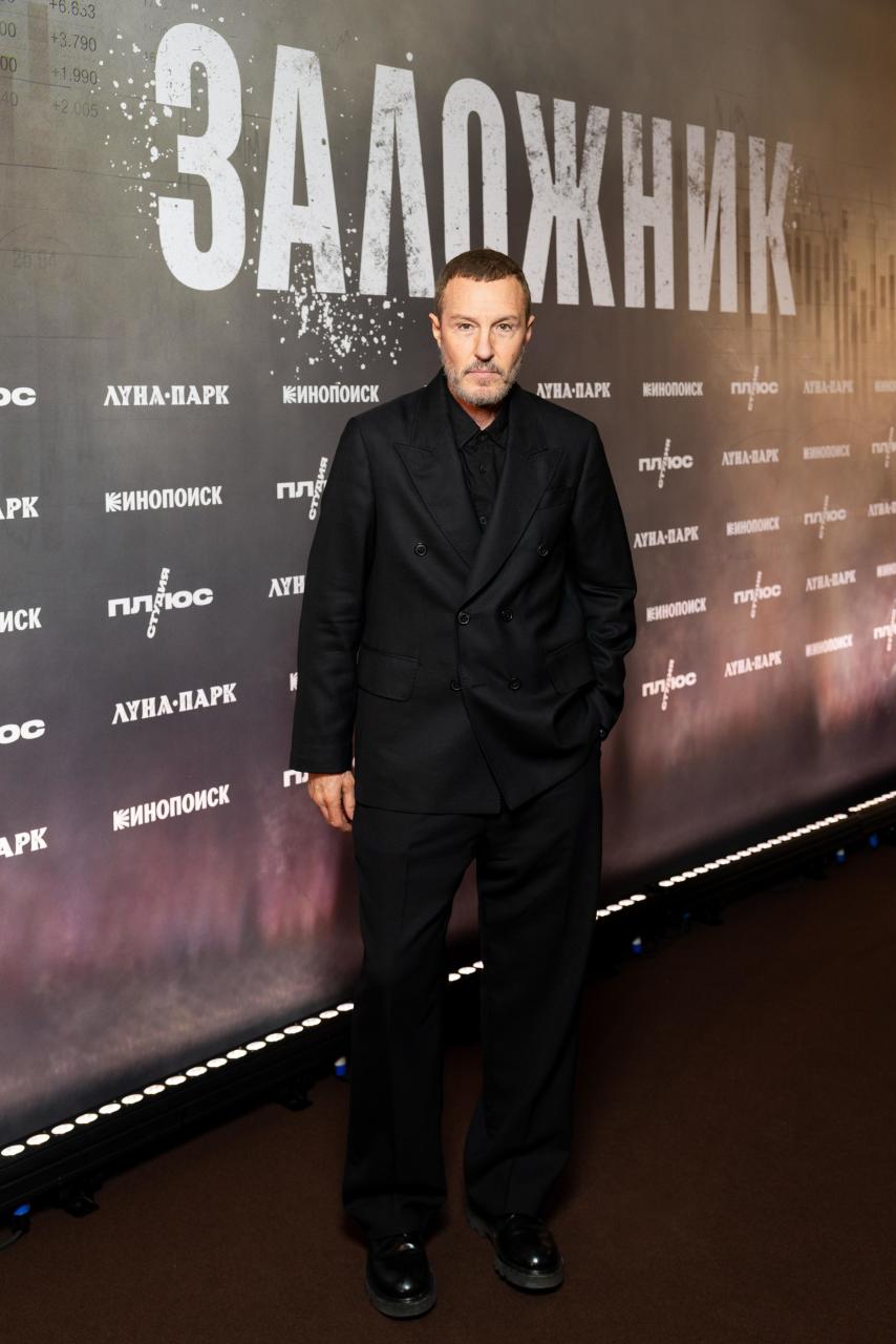 «Меня пугал языковой барьер»: Максим Матвеев о съемках в новом сериале «Заложник» очень, фотоЕкатерина, Анохина, который, Максим, съемочной, Матвеев, чтобы, друга, языке, всегда, Авратинская, Дарья, Николас, Муавад, признался, много, Верник, отрастил, которые