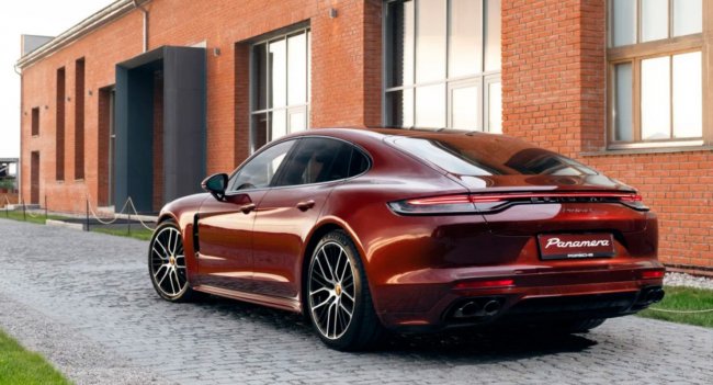 Корректировка смыслов. Тест-драйв Porsche Panamera 2021 года