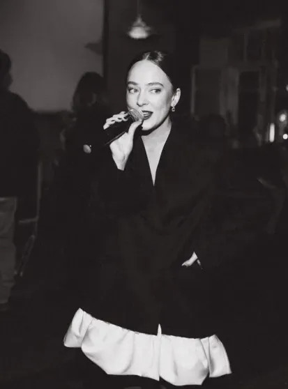 Фотосессия в купальнике и праздник с дочерьми: Ксения Раппопорт показала, как отметила 52-й день рождения Раппопорт, актриса, Тарасова, рождения, РаппопортКсения, поделилась, невероятная, грамма, дочерью, позирует, Аглая, соцсетях, Аглаю, женщина, честь, Ксении, Ксения, родила, появилась, коллеге