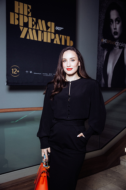 Агата Муцениеце, Виктория Дайнеко, Варвара Шмыкова и другие на премьере фильма "Не время умирать" в Москве Светская жизнь