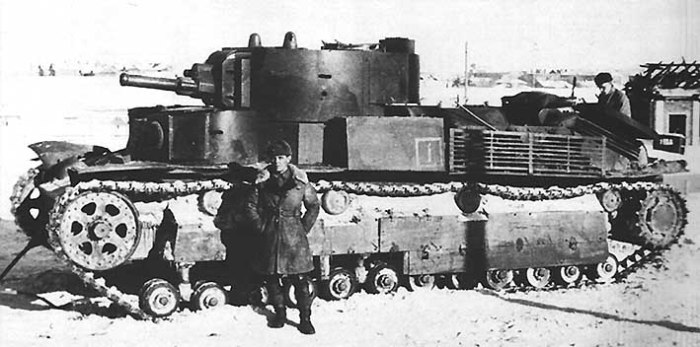 Советский средний танк Т-28. | Фото: dic.academic.ru. Советский средний танк Т-28. | Фото: dic.academic.ru.