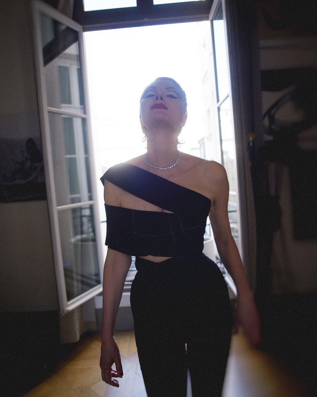 Рената Литвинова выложила фото в откровенном наряде от дочери