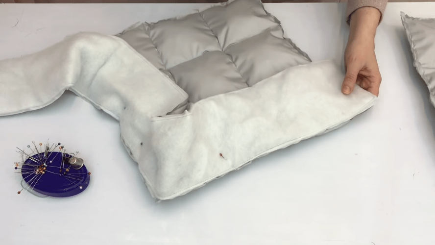 Стеганая сумка-дутик: практичный и симпатичный аксессуар, который легко сделать самостоятельно Стеганая сумка-дутик: практичный и симпатичный аксессуар, который легко сделать самостоятельно переделки,рукоделие,своими руками,сделай сам