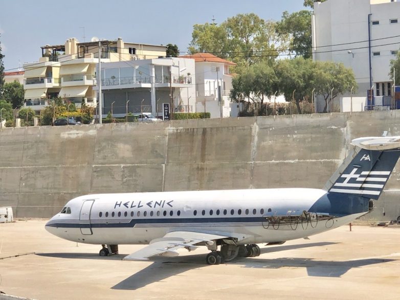 Прогулка по заброшенному аэропорту в Греции города,Греция,история,поездка,путешествие