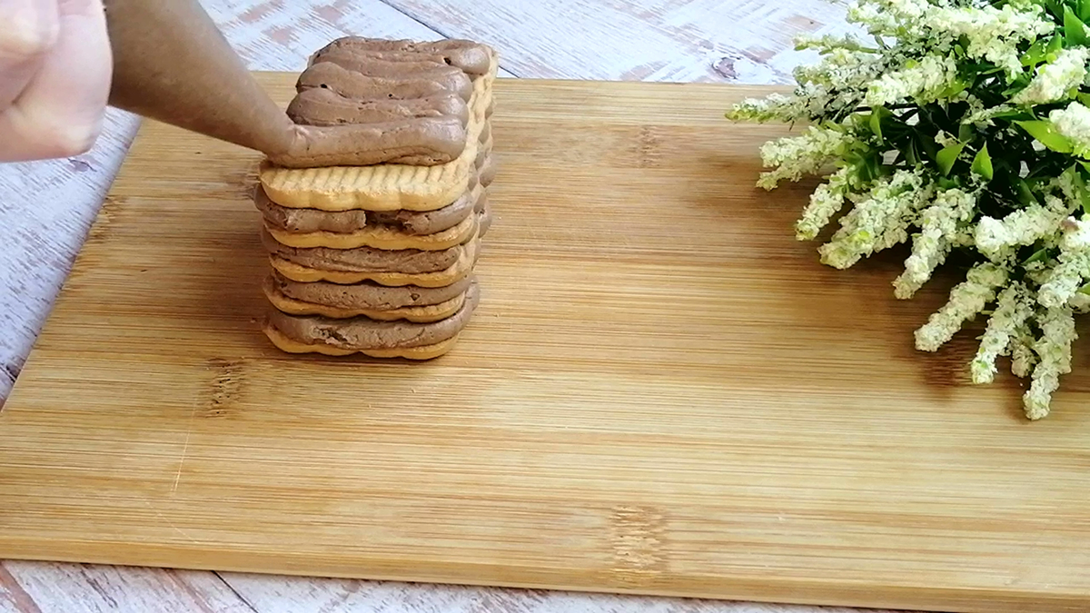 Мини-торт из печенья без духовки: готовится буквально 15 минут, быстрый и простой рецепт