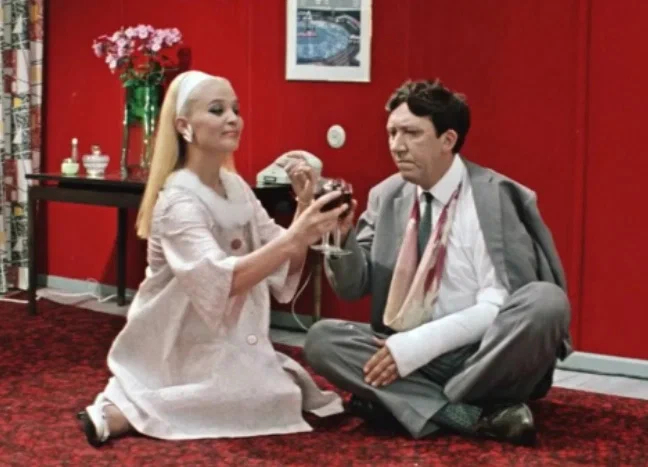 «Бриллиантовая рука»: нелепый слух про Никулина, мучения Миронова и находчивость Каневского «Бриллиантовая рука»: нелепый слух про Никулина, мучения Миронова и находчивость Каневского