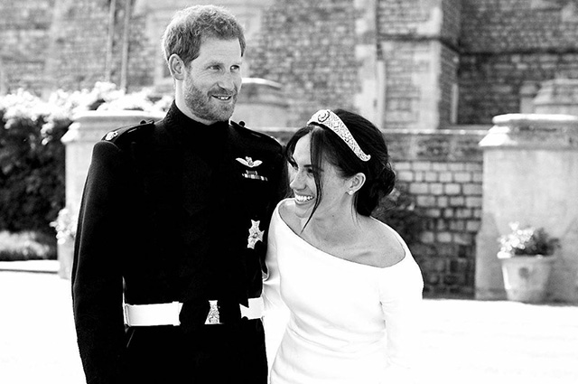 Принц Гарри и Меган Маркл показали в соцсети неизвестную фотографию со своей свадьбы