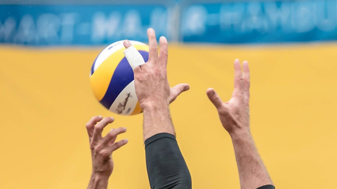 Стартовый матч отобранного у России ЧМ по волейболу прошел при почти пустых трибунах