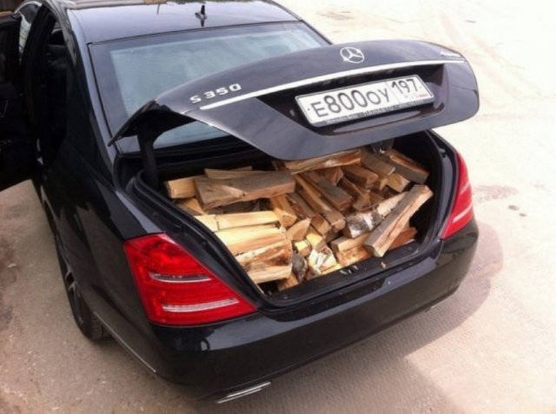 Особенно когда везёшь ценный груз в багажнике… автомобили, грузы, дорога, прикол, юмор
