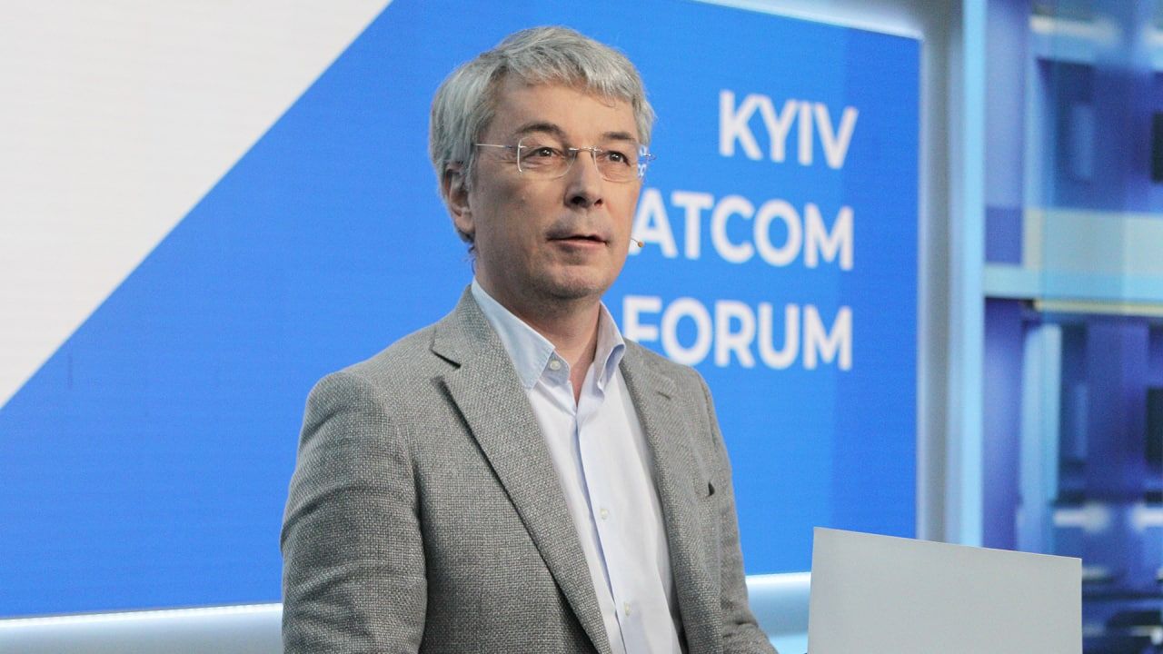 Испанское СМИ перепутало украинского министра Ткаченко с главой Минкультуры России
