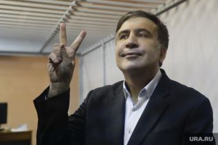 Саакашвили обвиняют в координации госпереворота прямиком из тюрьмы