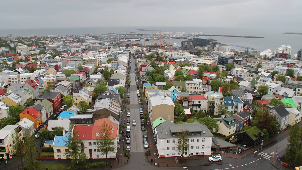 Власти Исландии закрывают воздушное пространство страны для самолетов России