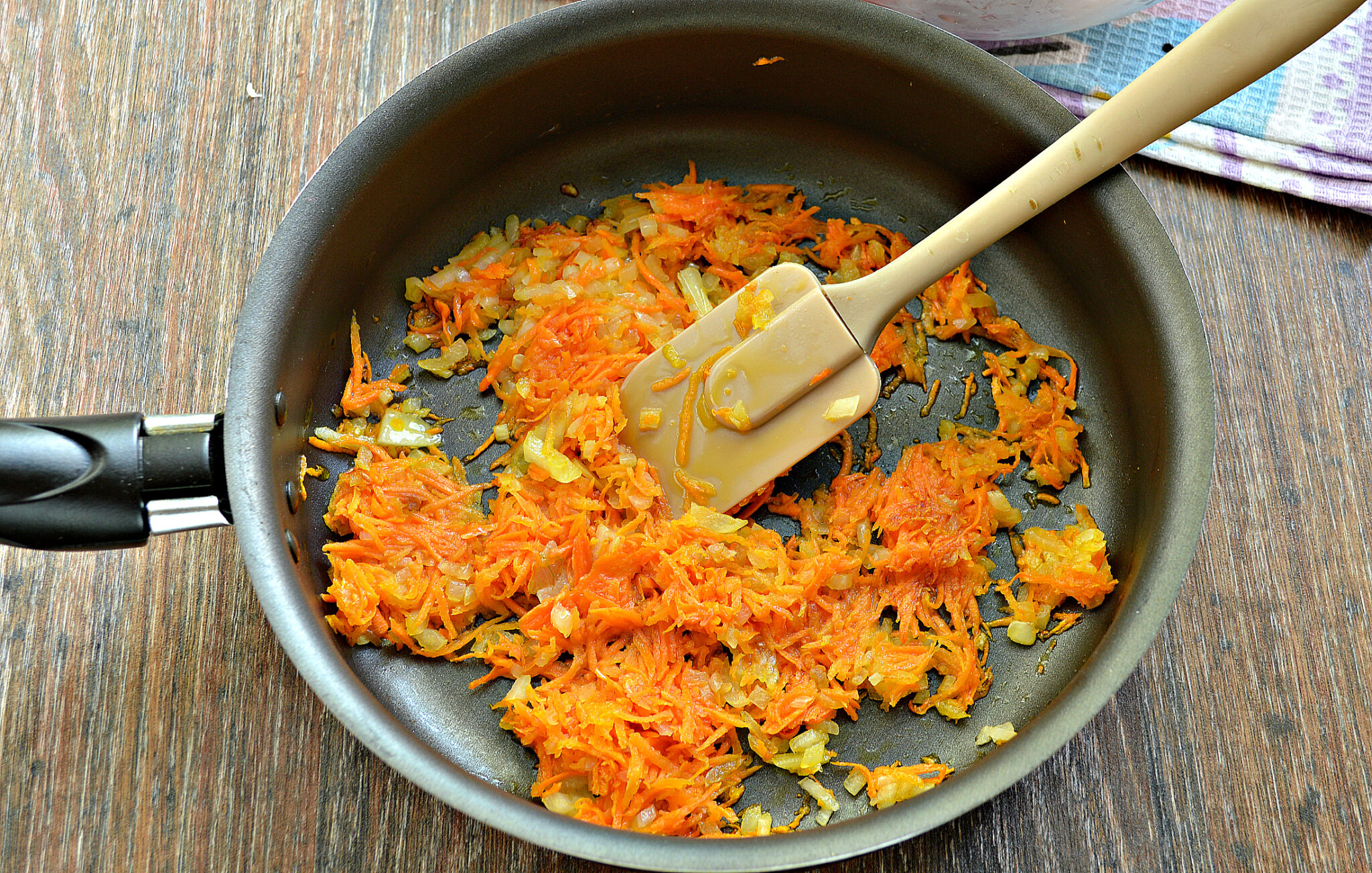 рис с морковью и луком фото