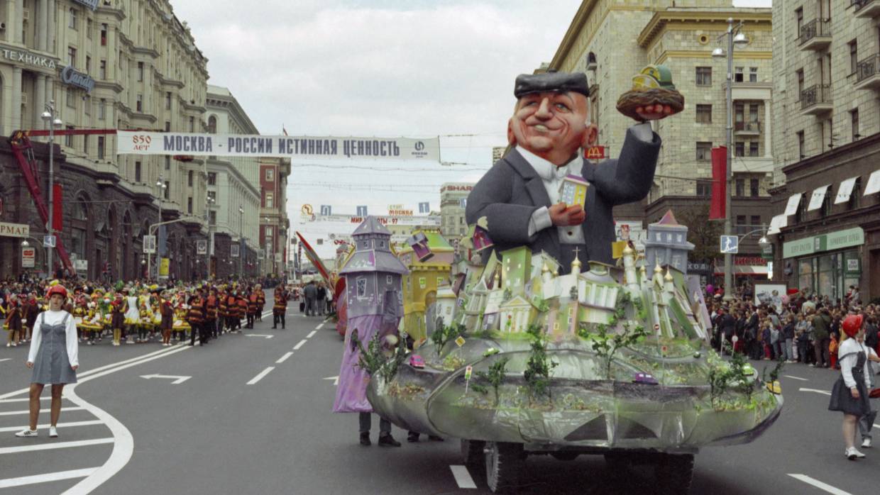 Артист Жигунов рассказал, как напугал Лужкова на церемонии вручения медали в честь 850-летия Москвы Общество