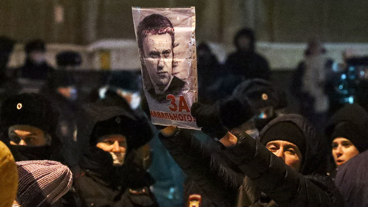 Генерал ГУФСИН Мороз вмешался в судьбу Навального: Следующий митинг собирайте в Вятке Генерал ГУФСИН Мороз вмешался в судьбу Навального: Следующий митинг собирайте в Вятке россия