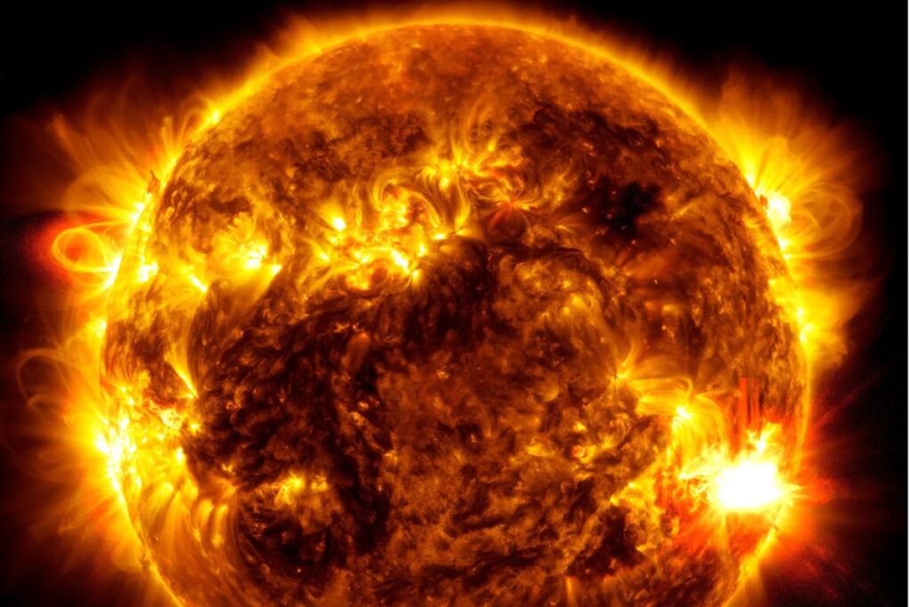 За сутки на Солнце произошло 15 вспышек