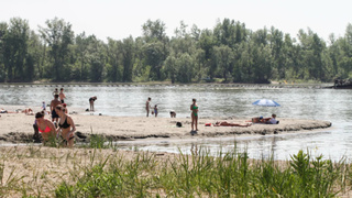 Фото: городской пляж в Барнауле / Алина Богомолова / amic.ru