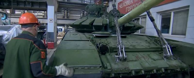 Как спецоперация решила проблемы оснащения динамической защитой наших Т-72Б3 оружие