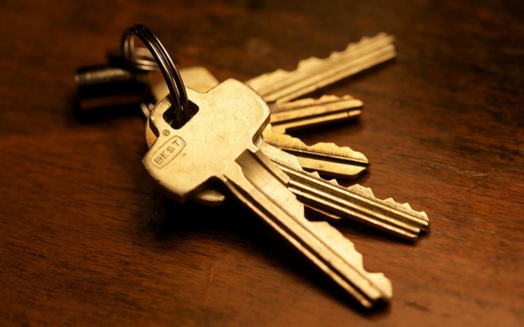 Что делать, если потерял ключи в квартиру, как открыть дверь и попасть домой жилье,полезные советы