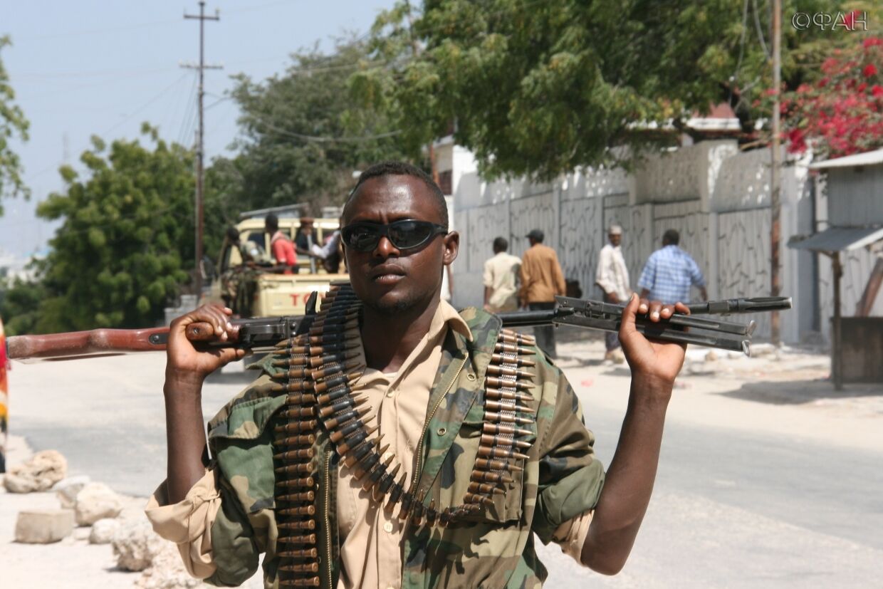 Боец сомалийского ополчения в Могадишо.