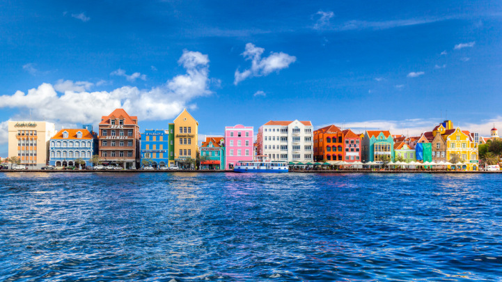 Насыщение цветом: 30 самых живописных городов мира