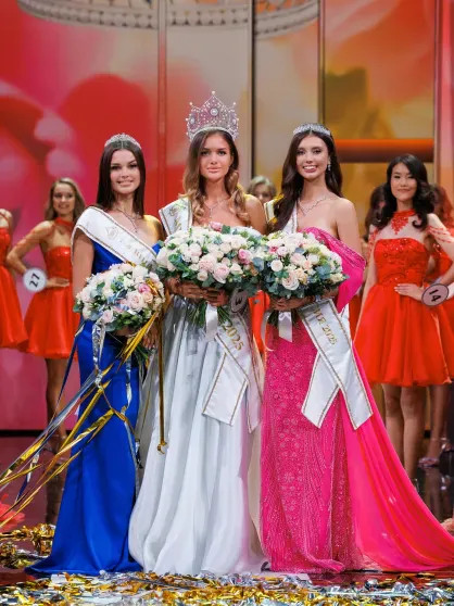 Анастасия Венза с первой и второй 