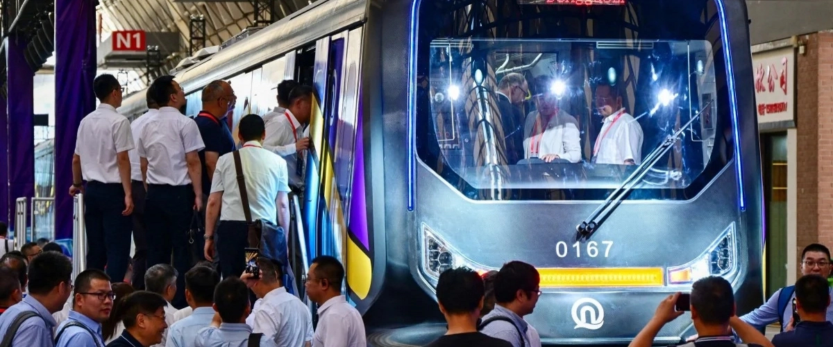 Первый пассажирский поезд из карбона запускают в Китае