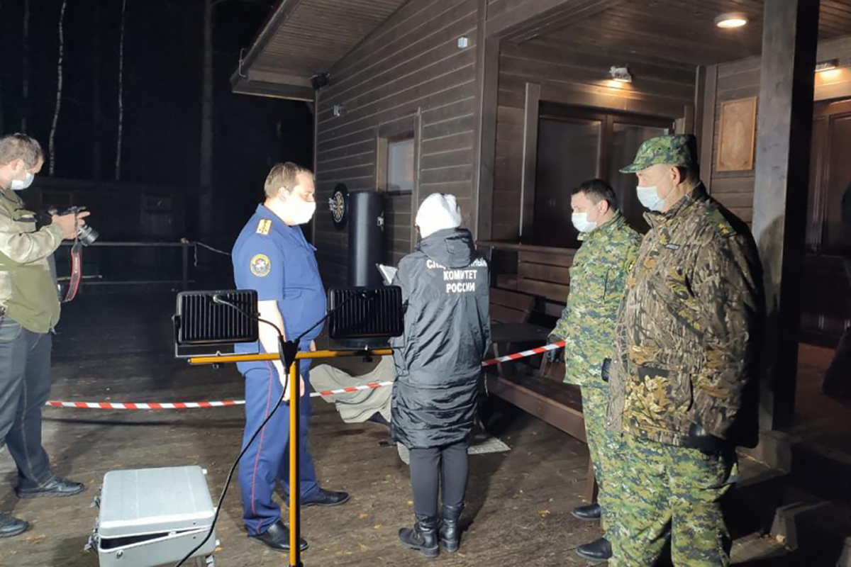 Осмотра места происшествия по делам. Александр Петров бизнесмен Выборг. Петров Александр Выборг убийство. Следственно-Оперативная группа. Следственно-Оперативная группа на месте происшествия.