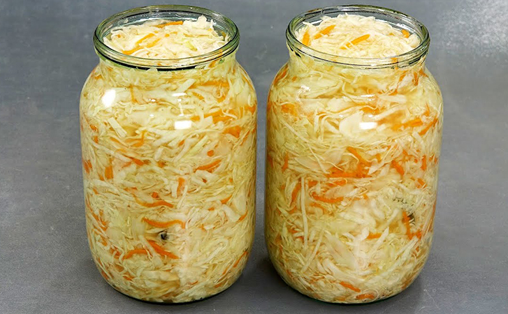 Квашеная капуста по чешскому рецепту: никогда не пересолена, а хруст словно квасили в бочке