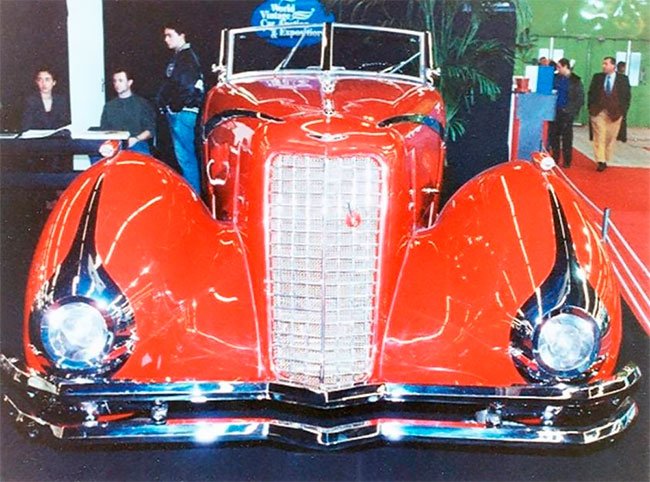 Кастомный Cadillac V16 Hartmann 1937 года автомобиля, владельцем, Кадиллак, шасси, автомобиль, всего, хотел, Барро, затем, бамперЗаброшенный, Женевы, швейцарских, Лозанны, Belet, JeanJacques, ЖаномЖаком, внесло, вторым, приобретён, апреле