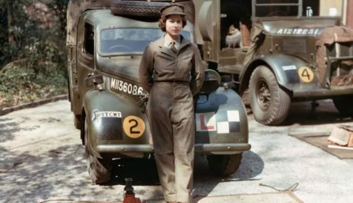 На снимке – 18-летняя принцесса Елизавета Александра Мария, которая до восшествия на престол служила водителем грузовика в Женском вспомогательном территориальном корпусе.