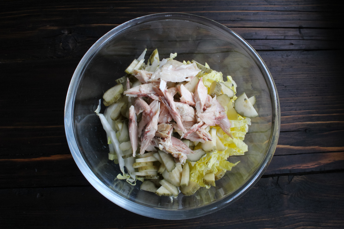 Салат с пекинской капустой, вареной курицей и овощами Салат с пекинской капустой, вареной курицей и овощами можно, нарежем, салат, куриного, приготовления, салатов, добавить, брусочкамиКусочек, кружочками, полукружочками, огурцы, крупноМаринованные, капусту, нарежьте, нарезанные, ингредиенты, произвольно, крупно, любите, полосками