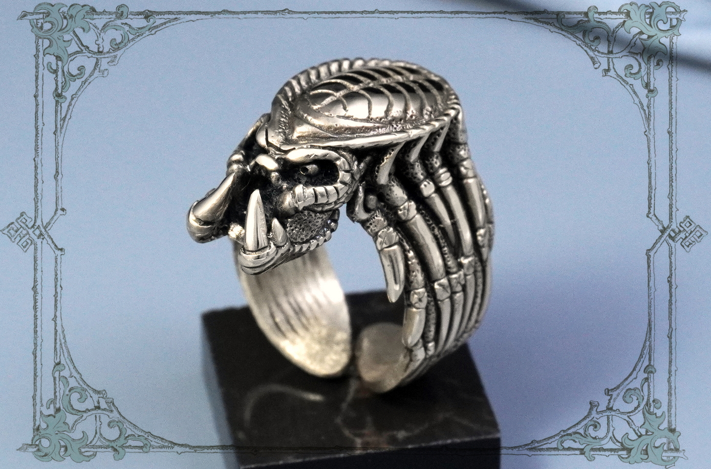 Кольцо Хищник из бронзы: премиальное украшение для фанатов