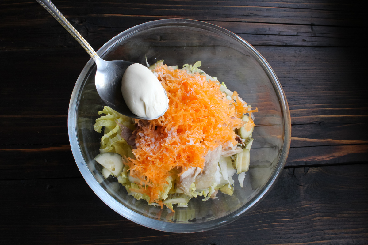 Салат с пекинской капустой, вареной курицей и овощами Салат с пекинской капустой, вареной курицей и овощами можно, нарежем, салат, куриного, приготовления, салатов, добавить, брусочкамиКусочек, кружочками, полукружочками, огурцы, крупноМаринованные, капусту, нарежьте, нарезанные, ингредиенты, произвольно, крупно, любите, полосками