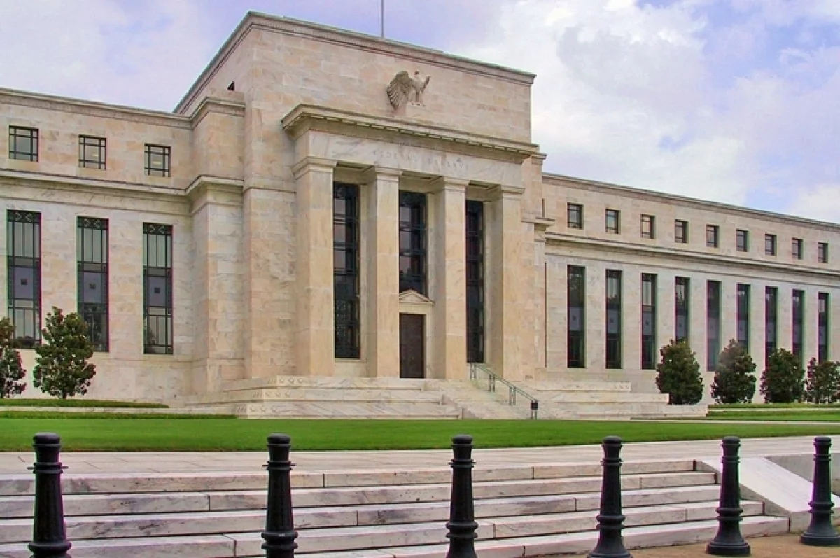 ФРС: финансовое положение ухудшилось у двух третей американцев