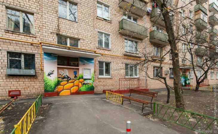 Жильцы дома решили, что хотят жить в красивом подъезде, и преобразили его до неузнаваемости Жильцы дома решили, что хотят жить в красивом подъезде, и преобразили его до неузнаваемости