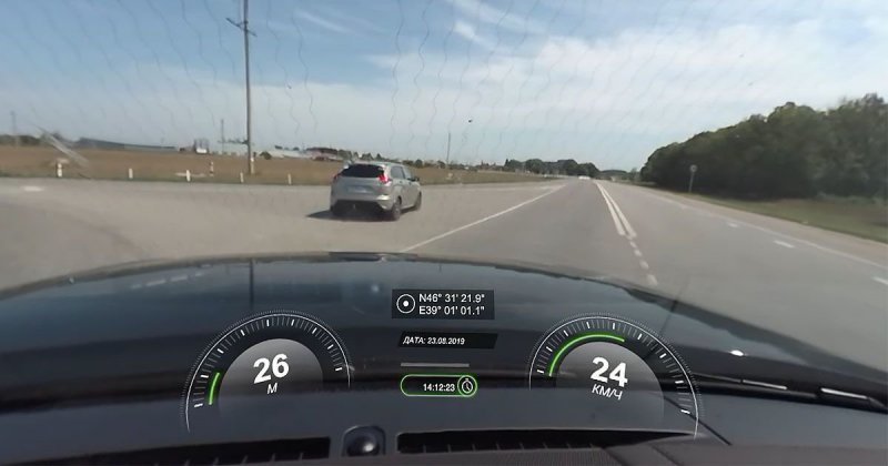 Когда все вокруг идиоты, а ты один умный: интересный разворот на трассе