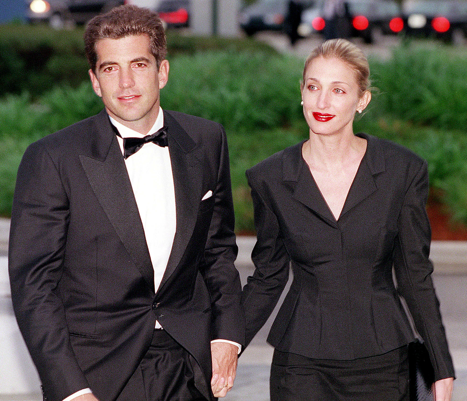 Любимец Америки: что известно о Джоне Кеннеди-младшем Кеннедимладший, Кэролин, Кеннеди, Бессетт, президента, Жаклин, Джона, Однако, после, журнал, Кеннедимладшего, спустя, После, кольцо, всего, только, Лорен, помолвочное, встречался, которым