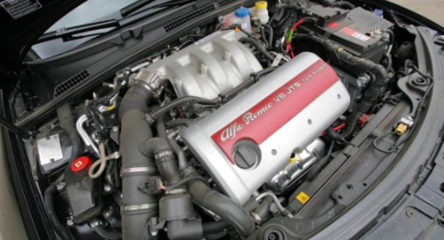 Почему троит двигатель: основные причины