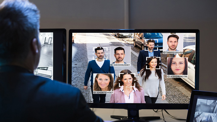 ГЛАЗА "БОЛЬШОГО БРАТА" НА ЛБУ КИЕВА: США ОТРАБАТЫВАЮТ ТЕХНОЛОГИЮ РАСПОЗНАВАНИЯ РУССКИХ ПО ЛИЦУ