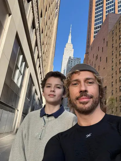 Максим Галкин* проводит каникулы с детьми от Аллы Пугачёвой в Нью-Йорке Галкин, Галкина, время, Пугачёвой, Гарри, Максима, видимости, недавно, после, соцсетях, этого, последнее, семья, Кипра, Максим, живёт, радикальной, демонстрировать, перебрались, одежде