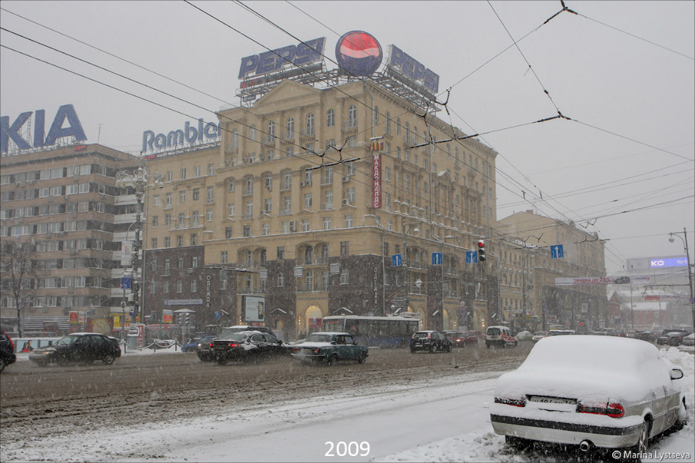 Москва-2009 vs. Москва-2019 Новый, Сейчас, Фотографии, Тверская, парковка, Арбат2009, бульвар, Тверской, Арбат2019, Достоевкий, Есенин, Тверском, Никитский, Дурова, ворота, Перекрёсток, мечеть, Соборная, строится, песня»