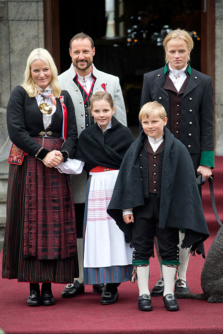 Сын принцессы Норвегии Метте-Марит устроился на работу мотомехаником Монархи,Новости монархов