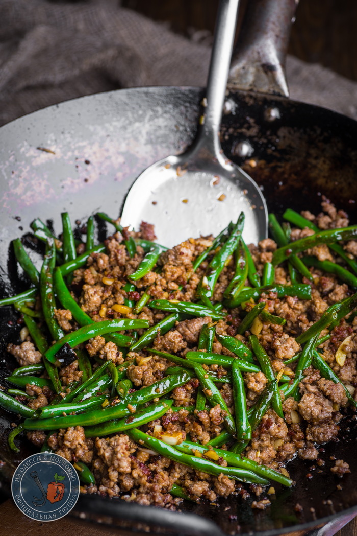 Жареная фасоль с мясом в сычуаньском стиле фасоль, можно, перец, масло, Фасоль, слегка, перца, масла, разогреть, зеленый, должна, минуту, сычуаньского, делать, перемешать, чеснока, найти, такие, случаю, таких