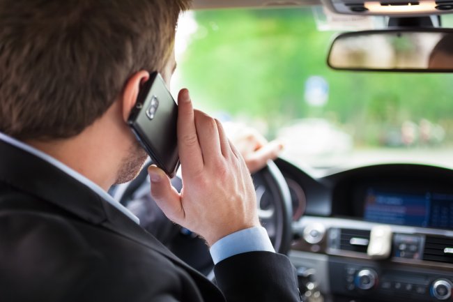 Наказание за разговор за рулем по мобильному телефону Автомобили