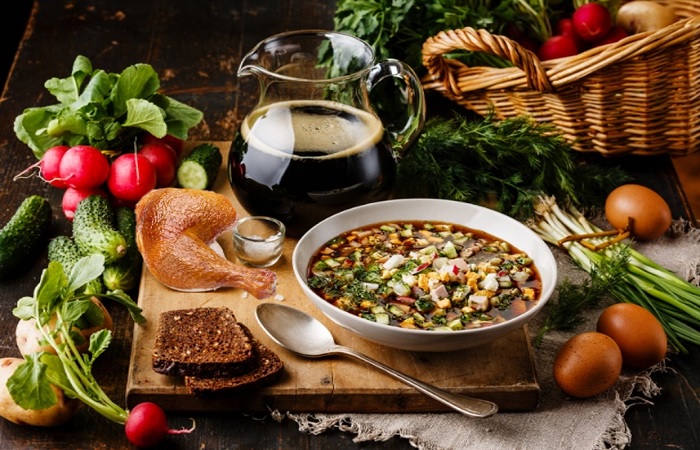 Продукты для окрошки по классическому рецепту. / Фото: s15.stc.yc.kpcdn.net 