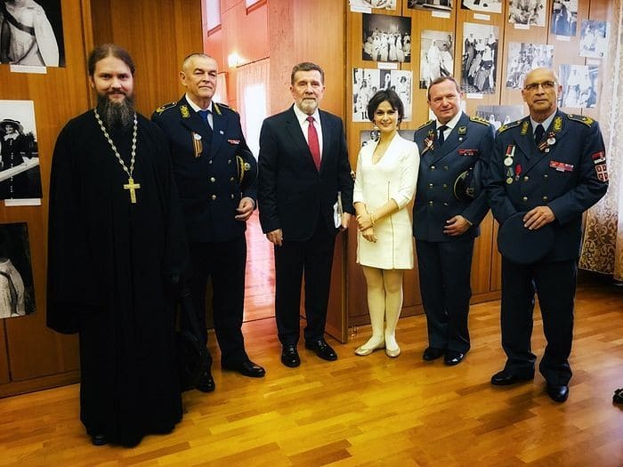 Фотовыставка «Романовы: царское служение»